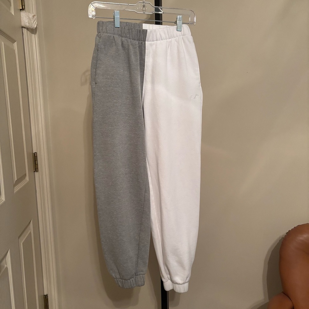 Hollister Gray and White Split-Design Sweatpants Relaxed Fit Women/Teen girl XS